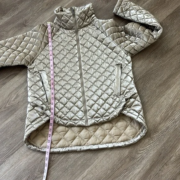 Athleta Whisper Featherless Jacket. Size M. - Picture 7 of 9